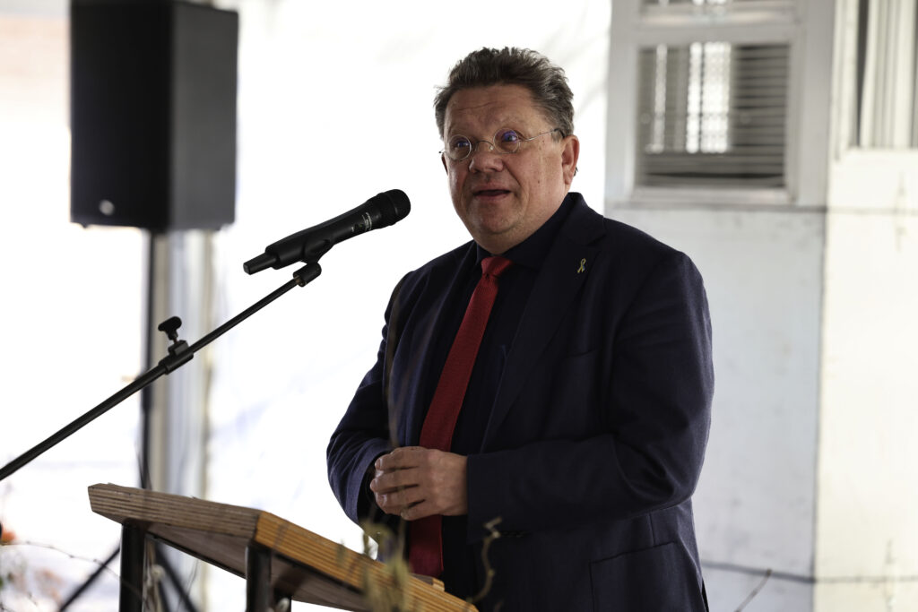 Dr. Andreas Philippi, Niedersächsischer Sozialminister, bezeichnete das Michaelis Hospiz, das erste Hospiz in ökumenischer Trägerschaft in Niedersachsen, als einen „Meilenstein in der Hospizarbeit des Landes“. Foto: Julia Moras 